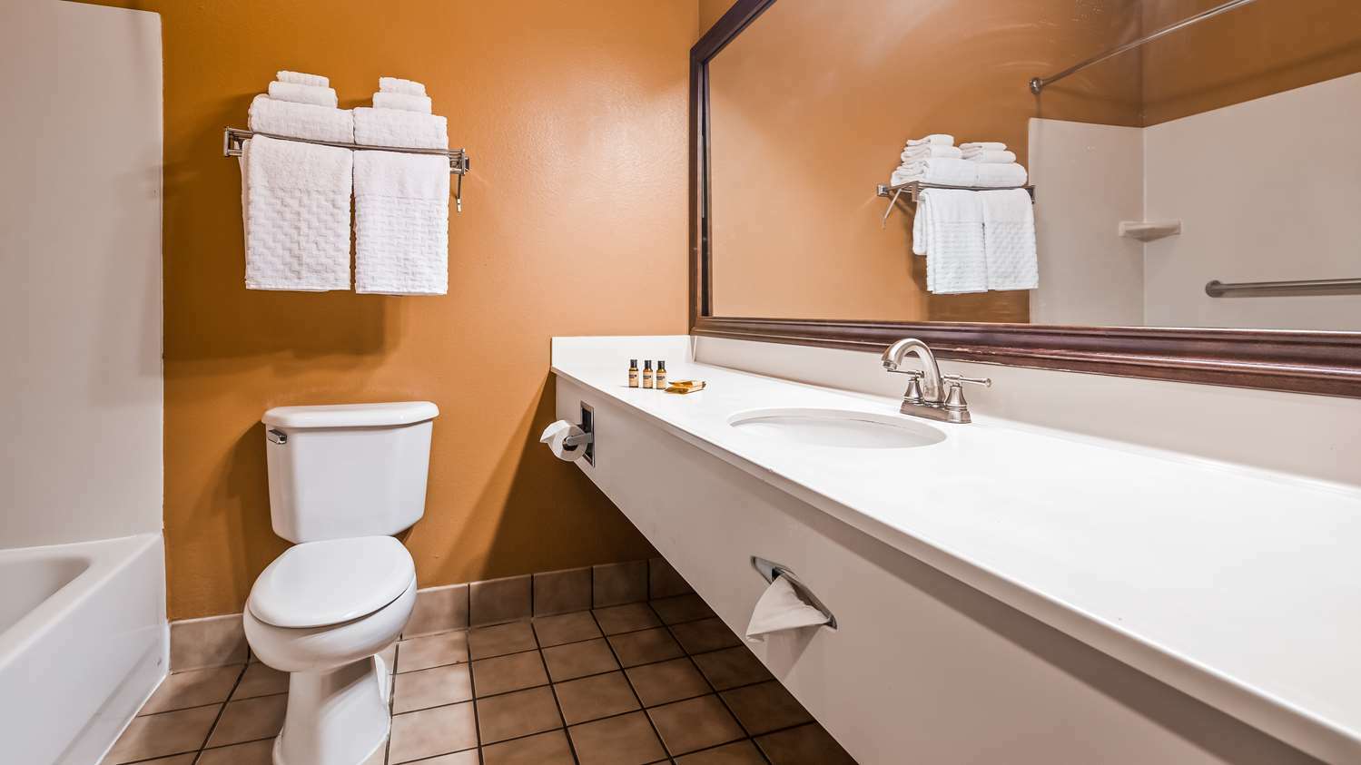 Best Western Plus Brandywine Inn & Suites Monticello Exteriör bild